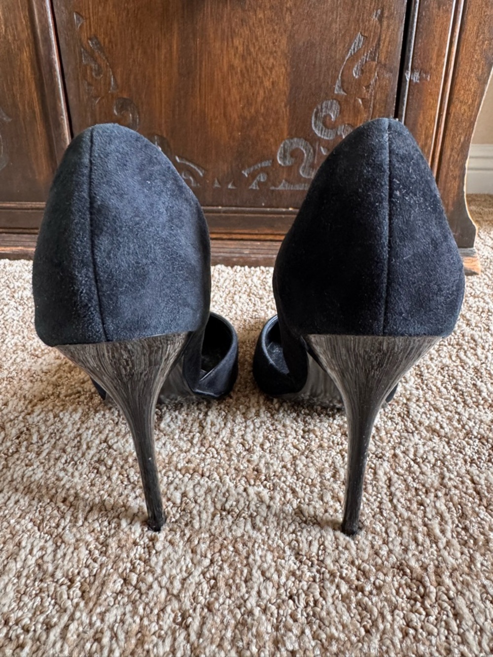 Steve Madden Varcityy Black Suede D'Orsay Pointed Toe Pumps - Size 10 - Picture 5 of 6